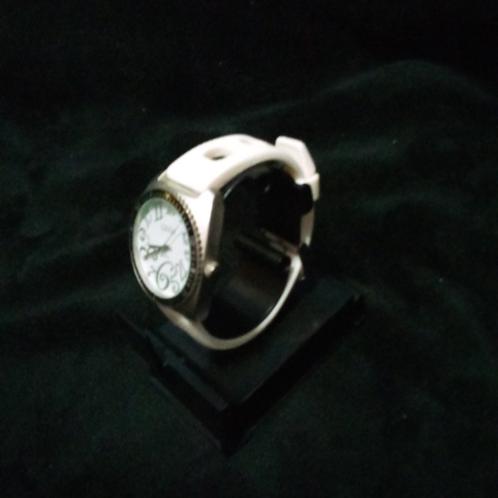 Pre-Loved GNW Silver Tone Unisex Watch